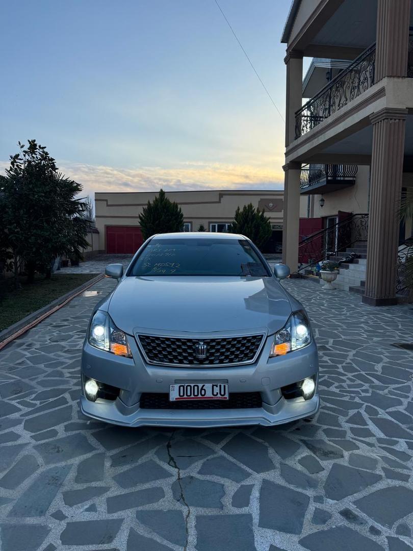 Toyota Crown 2011 — photo 2