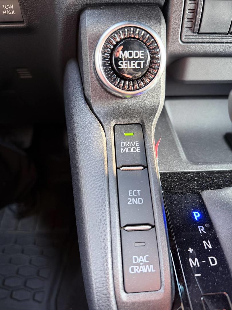 Toyota Land Cruiser Prado 2024 — photo 2