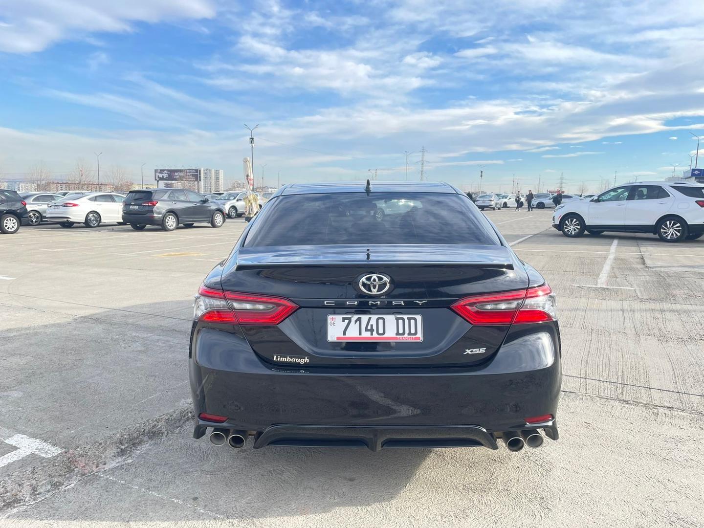 Toyota Camry 2023 — photo 2