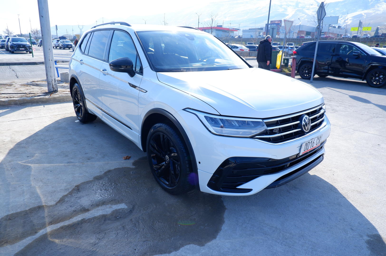 Volkswagen Tiguan 2022 — photo 2