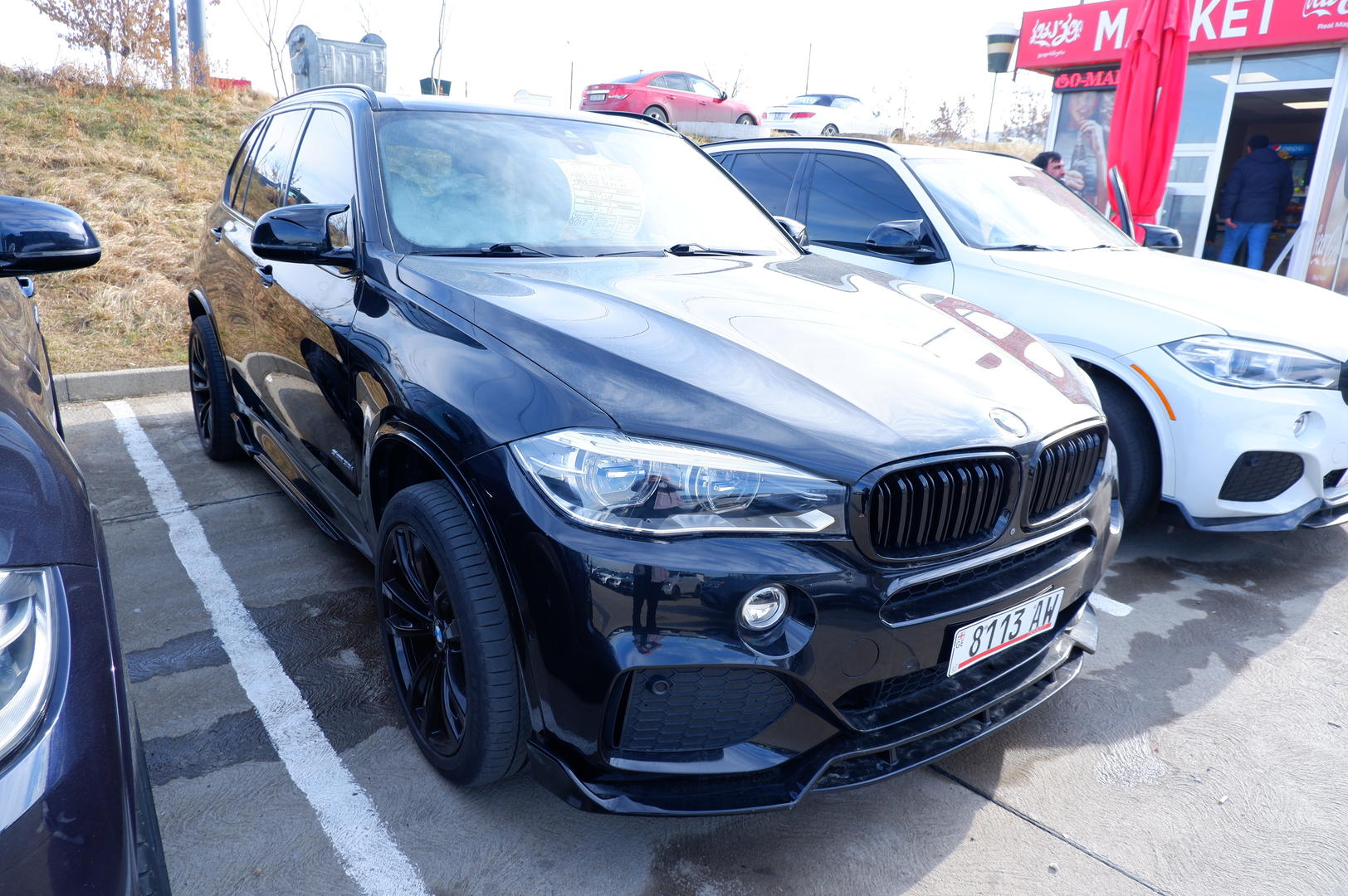 BMW X5 2017 — photo 2