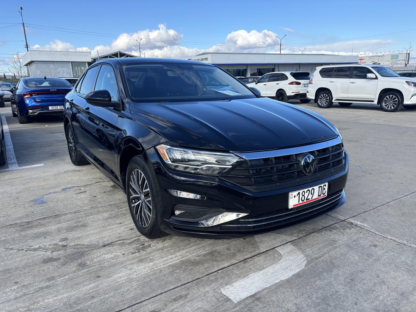 Volkswagen Jetta 2021 — photo 2