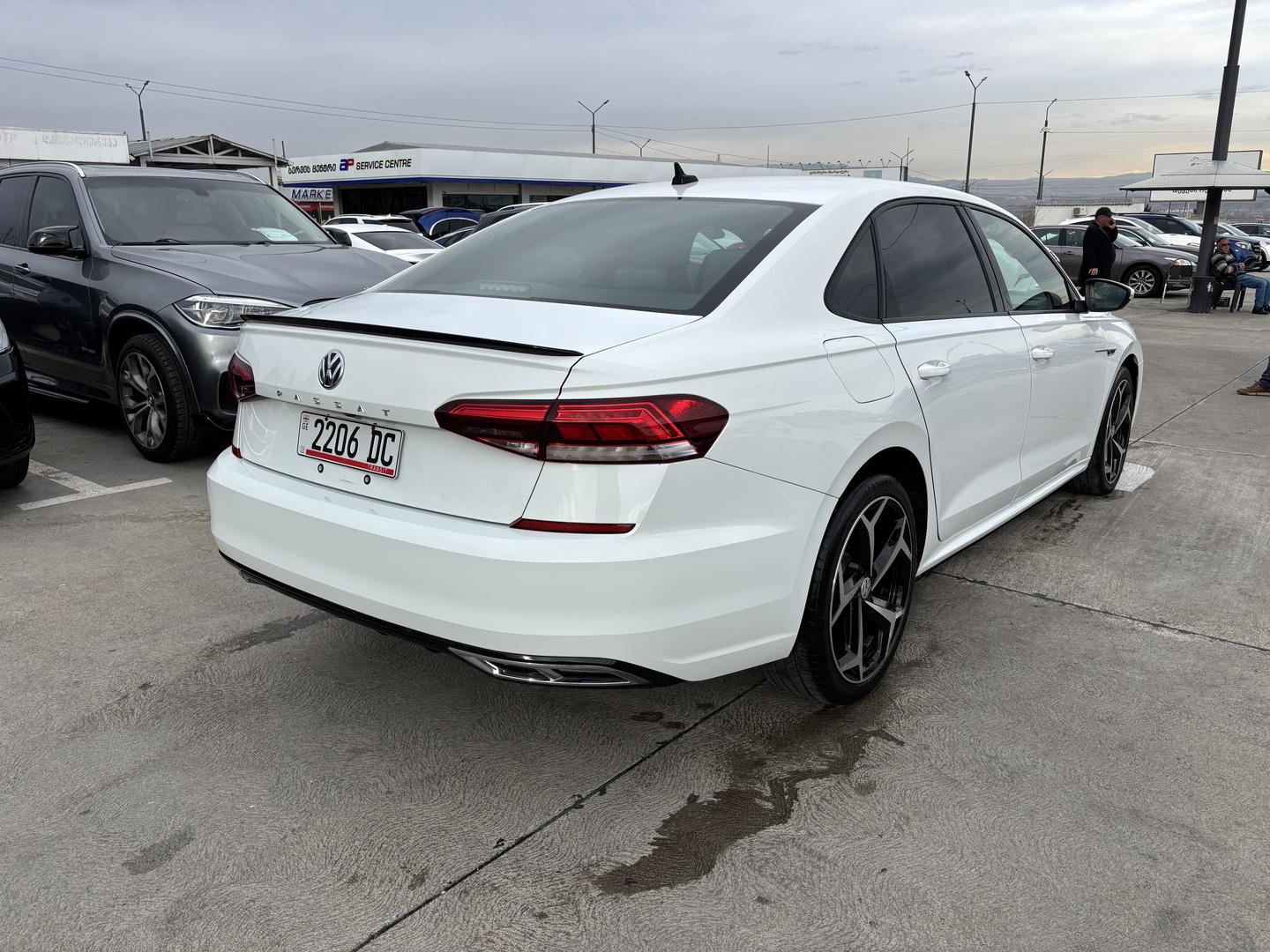 Volkswagen Passat 2021 — photo 2