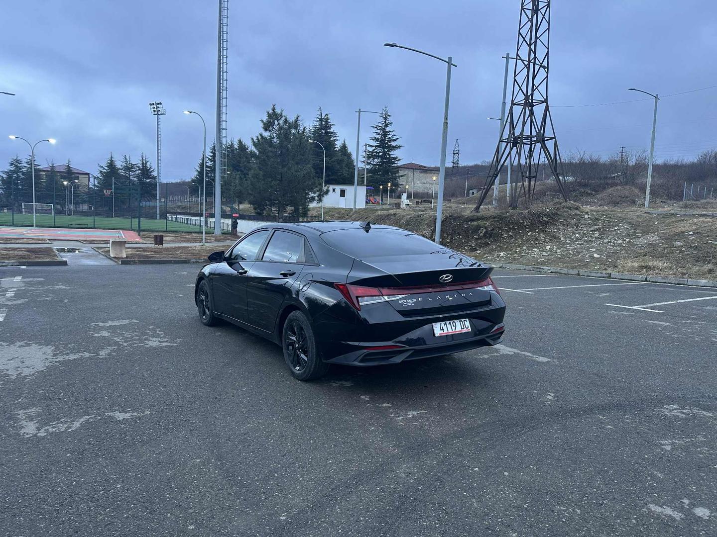 Hyundai Elantra 2022 — photo 2