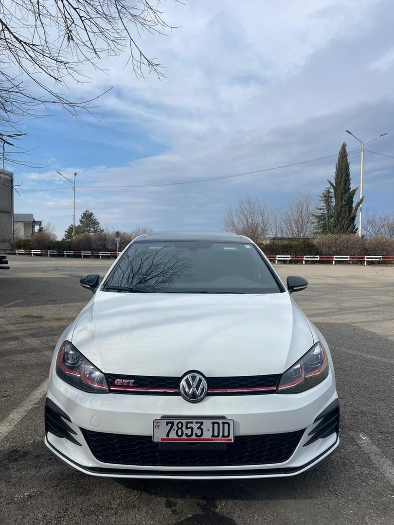 Volkswagen GTI 2020 — photo 2