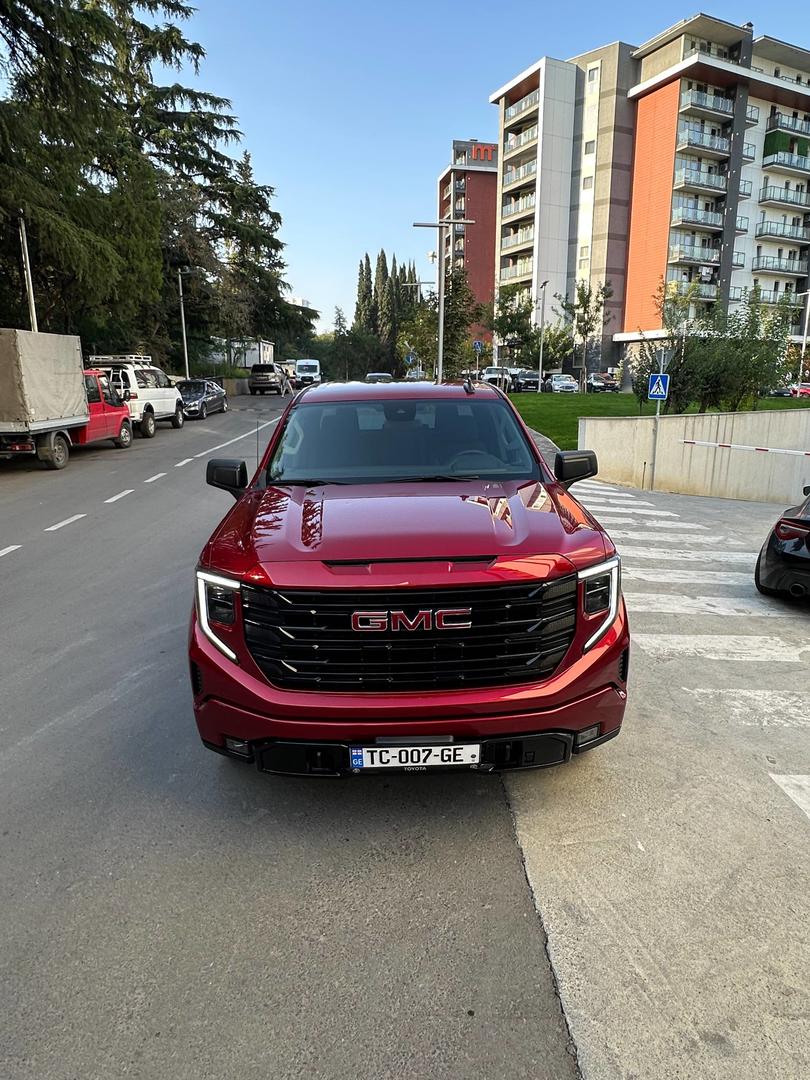 GMC Sierra 2023 — photo 2