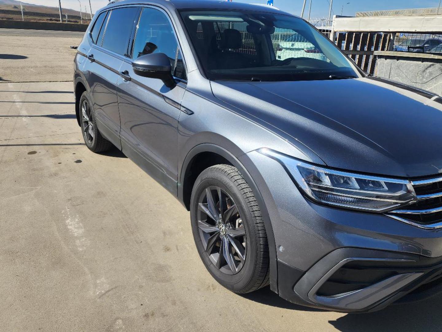 Volkswagen Tiguan 2022 — photo 2