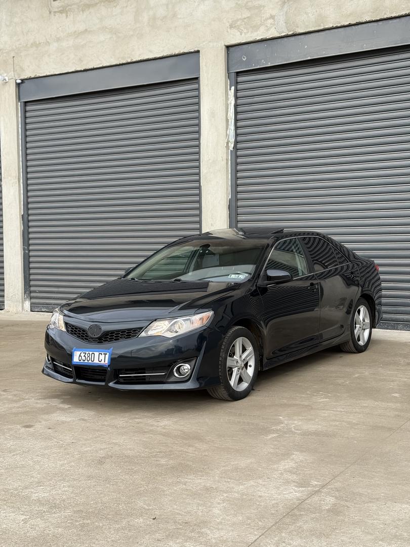 Toyota Camry 2013 — photo 2