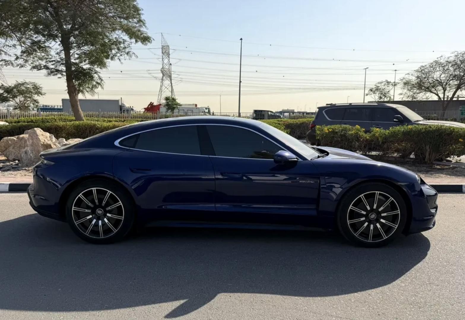Porsche Taycan 2020 — photo 2