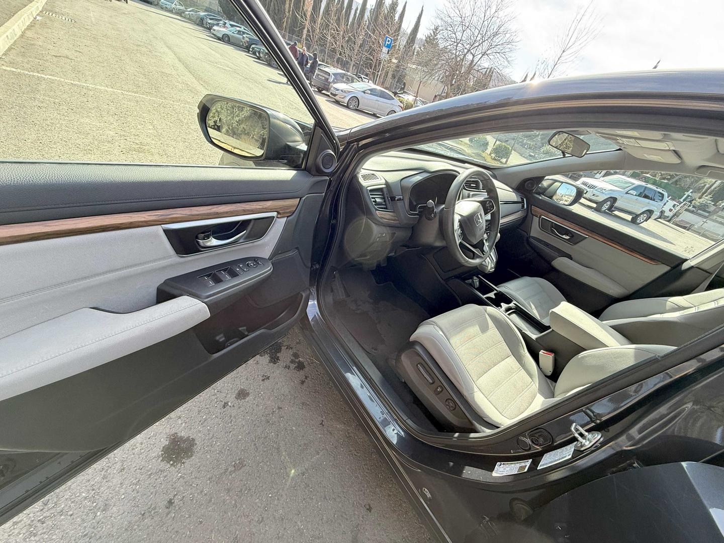 Honda CR-V 2018 — photo 2