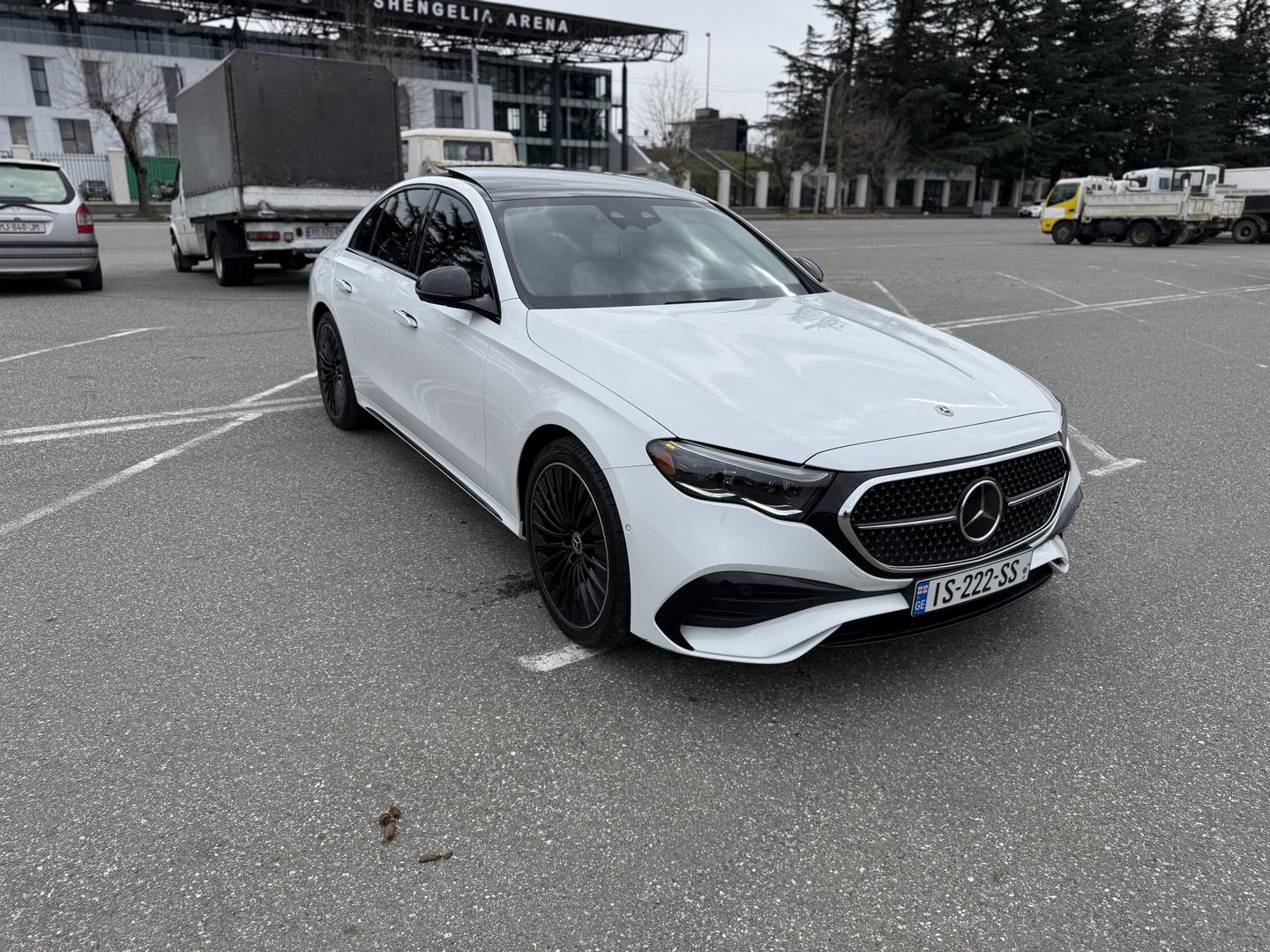 Mercedes-Benz E 350 2023 — photo 2
