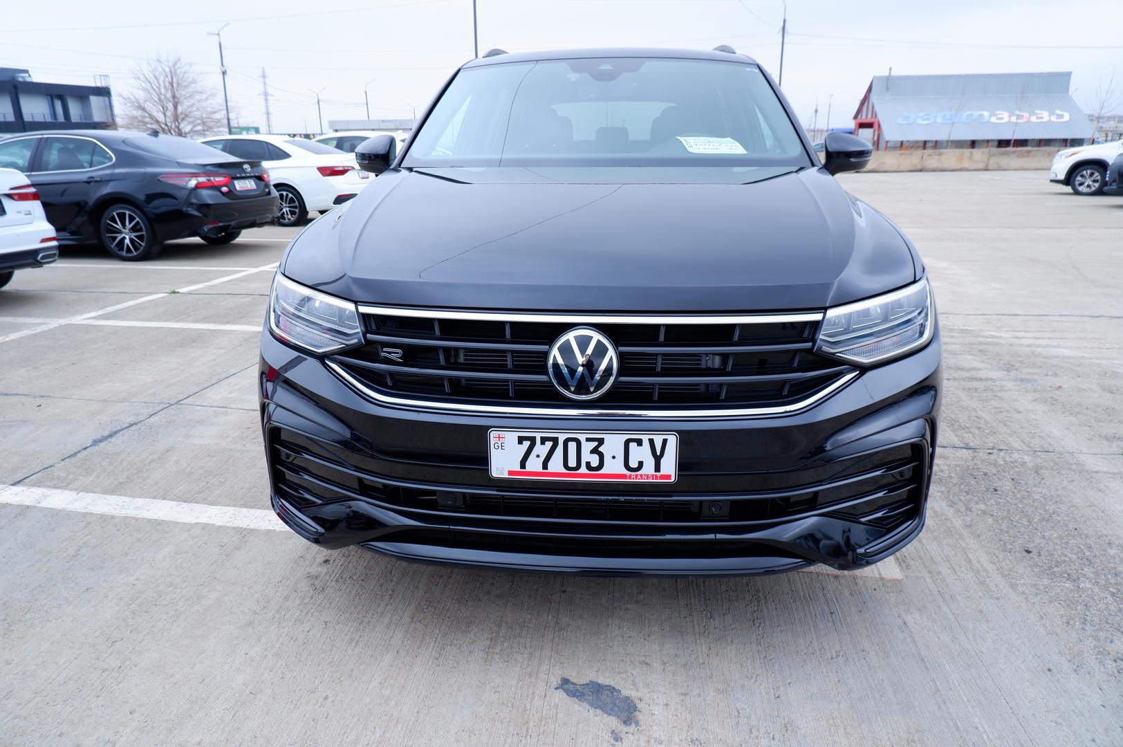 Volkswagen Tiguan 2021 — photo 2