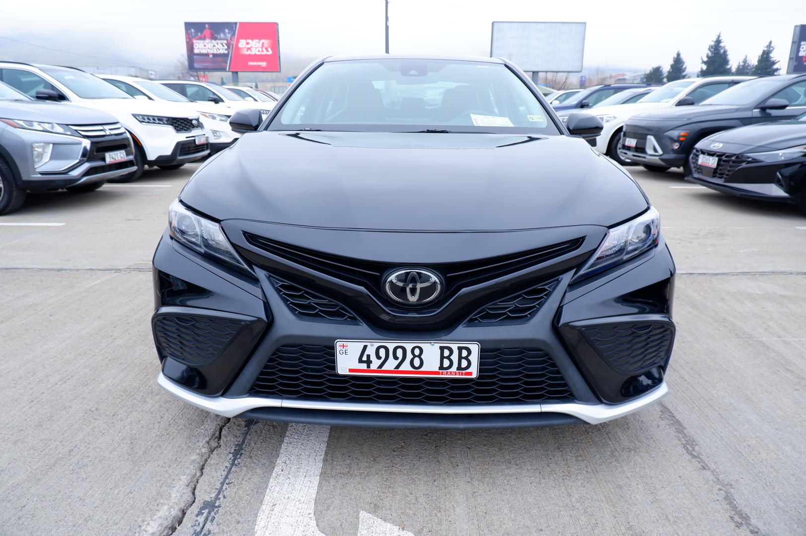 Toyota Camry 2021 — photo 2