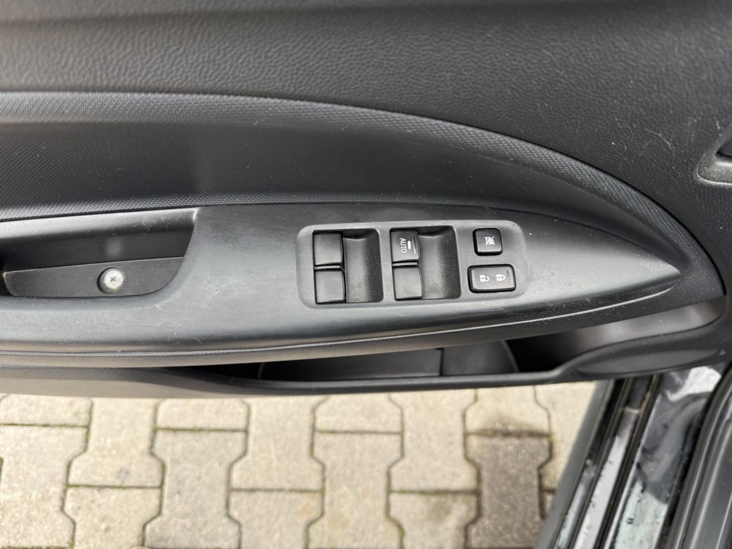 Mitsubishi Mirage 2022 — photo 2