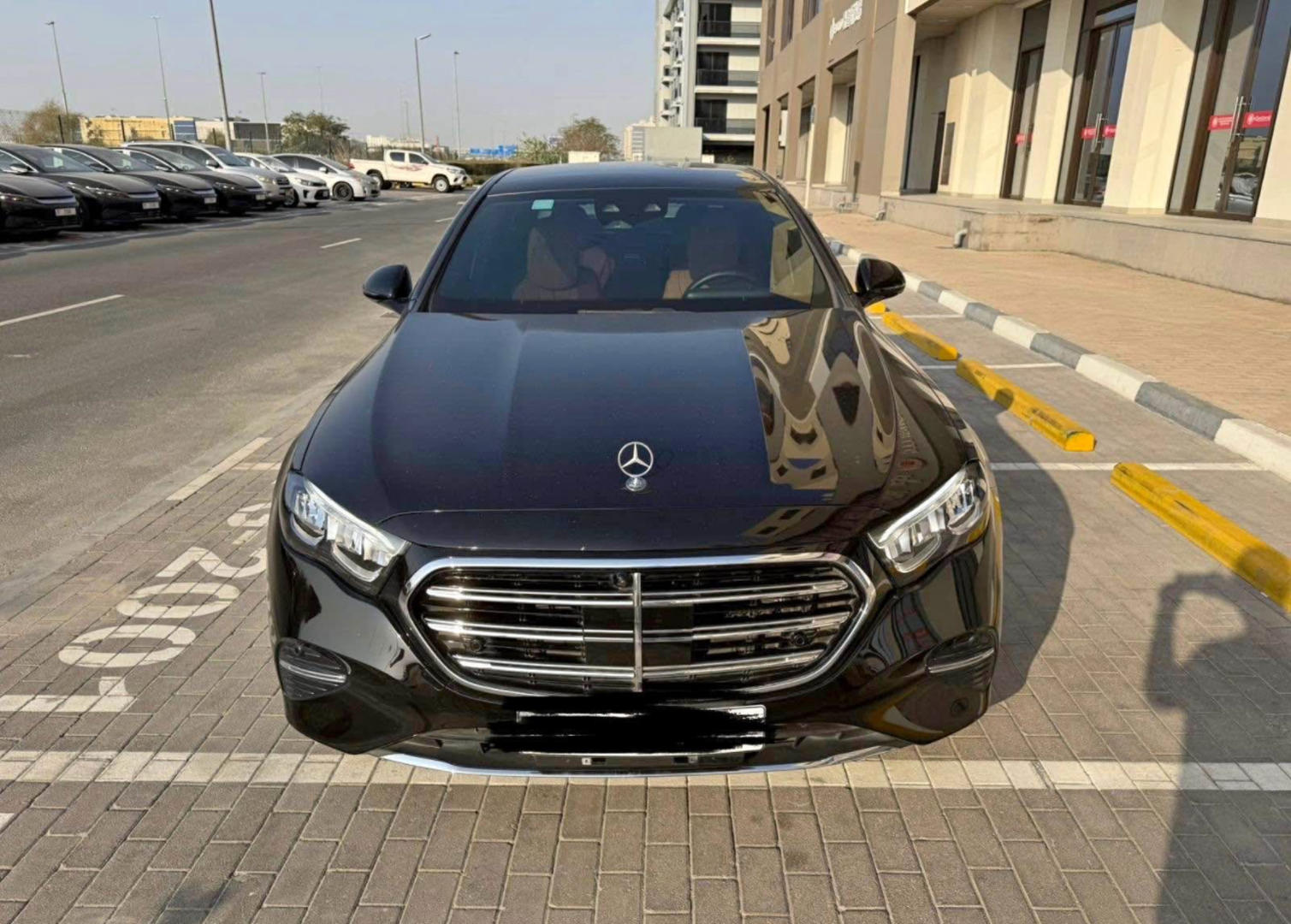 Mercedes-Benz E 300 2024 — photo 2