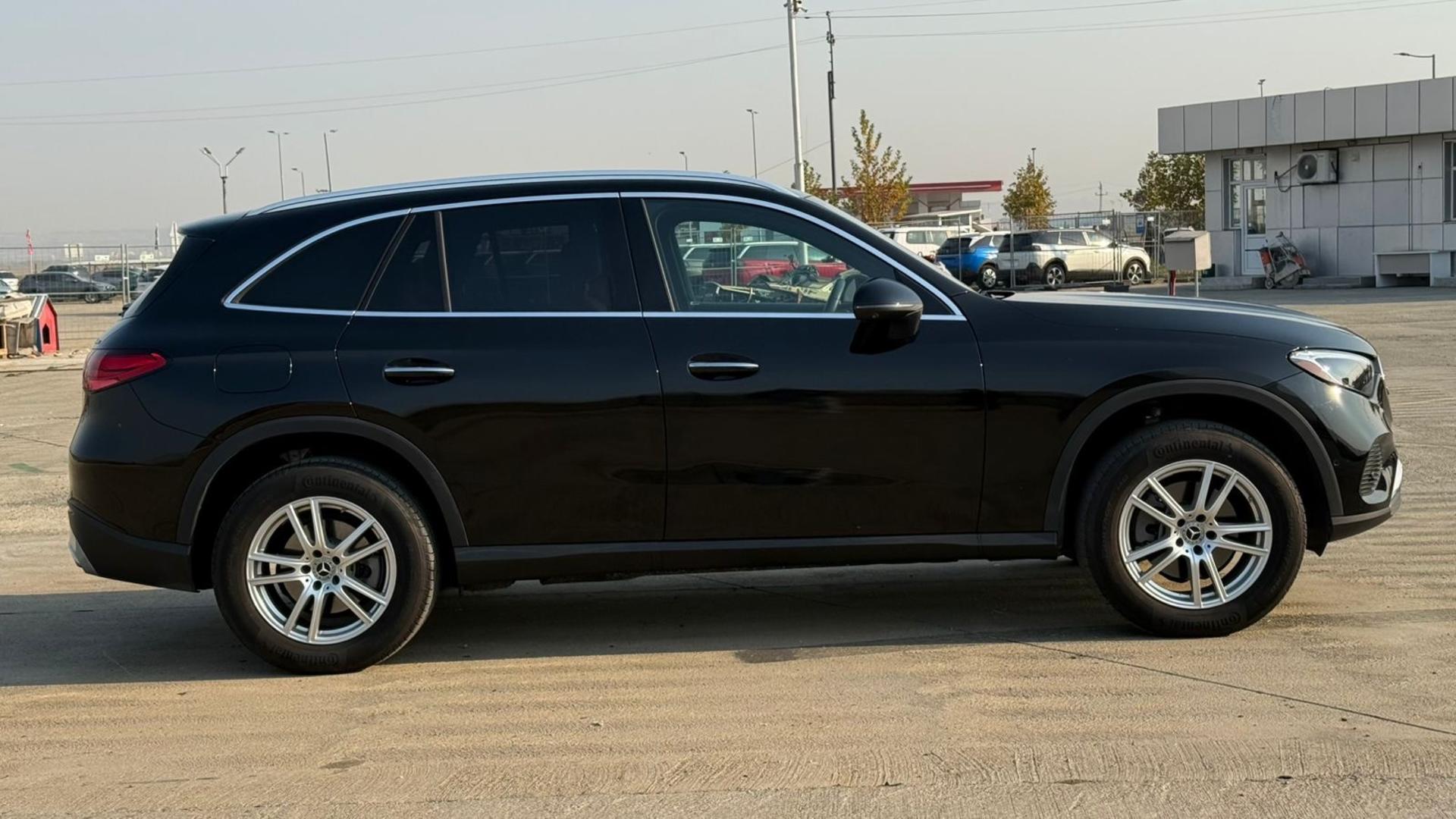 Mercedes-Benz GLC 300 2023 — photo 2