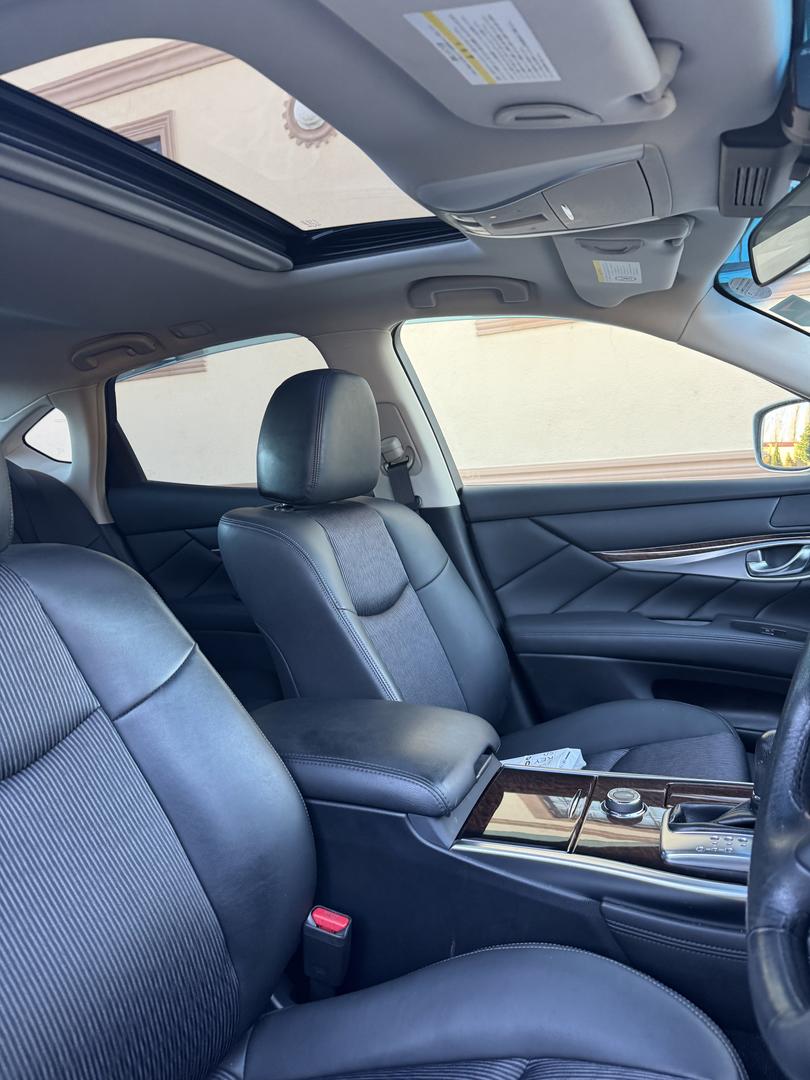 Nissan Fuga 2012 — photo 2