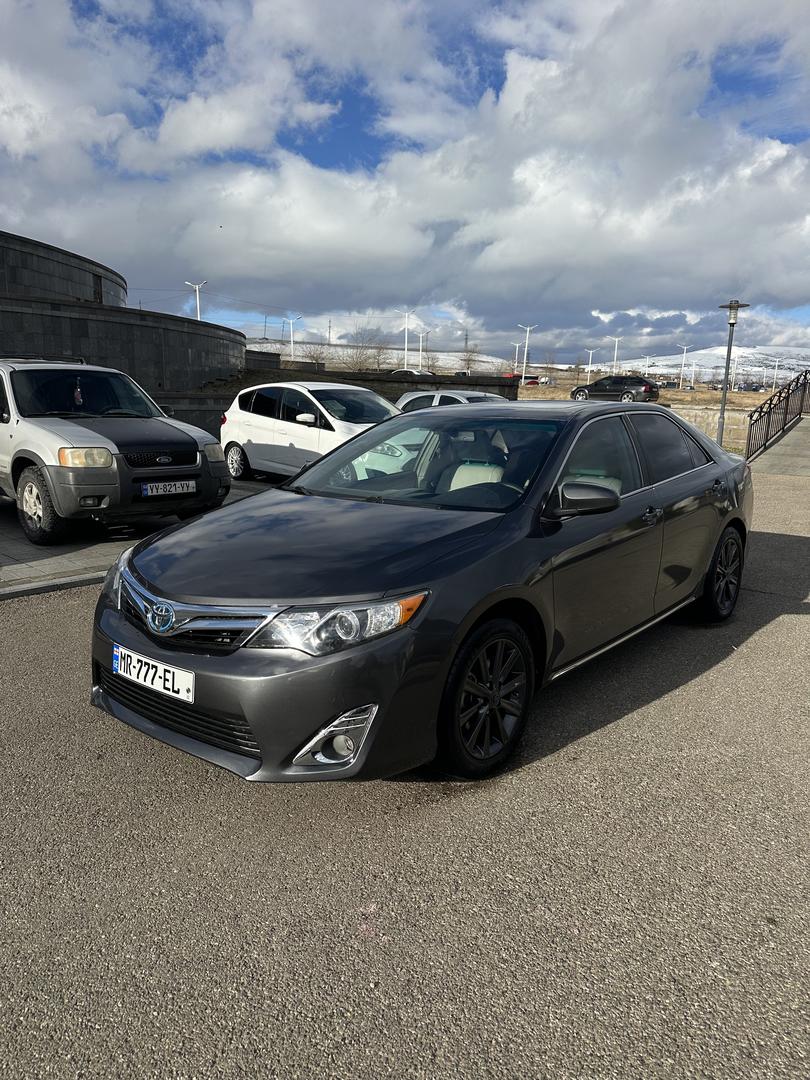 Toyota Camry 2013 — photo 2