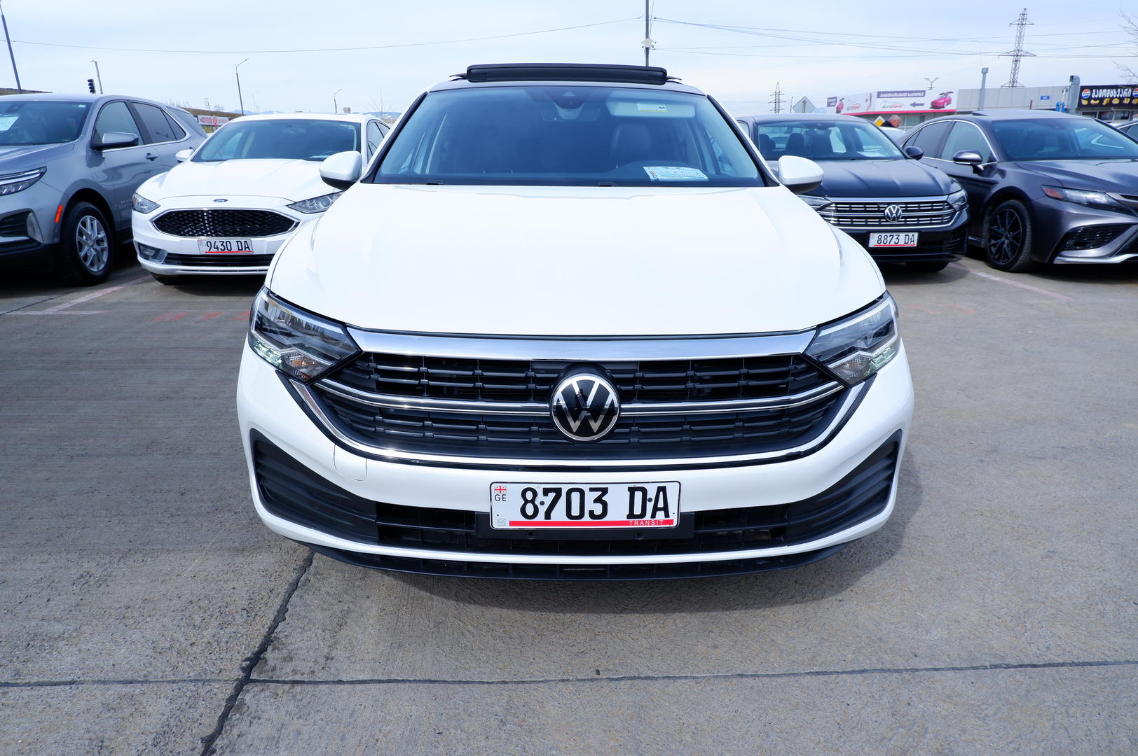 Volkswagen Jetta 2023 — photo 2