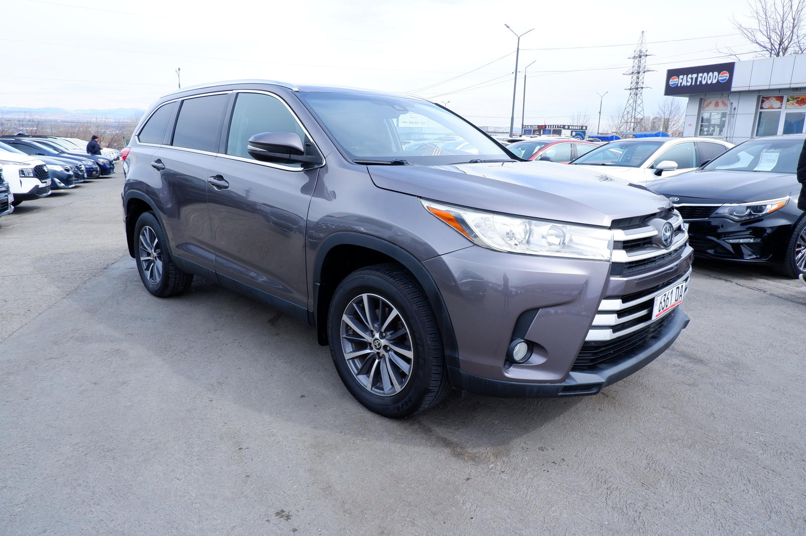 Toyota Highlander 2019 — photo 2