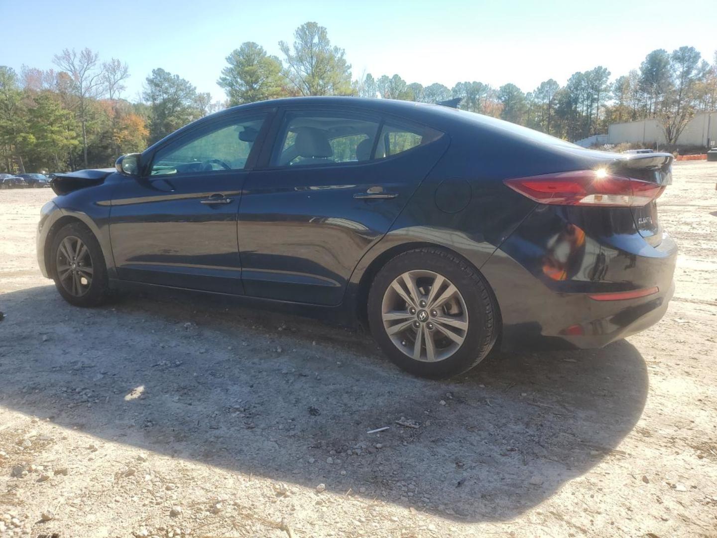 Hyundai Elantra 2017 — photo 2
