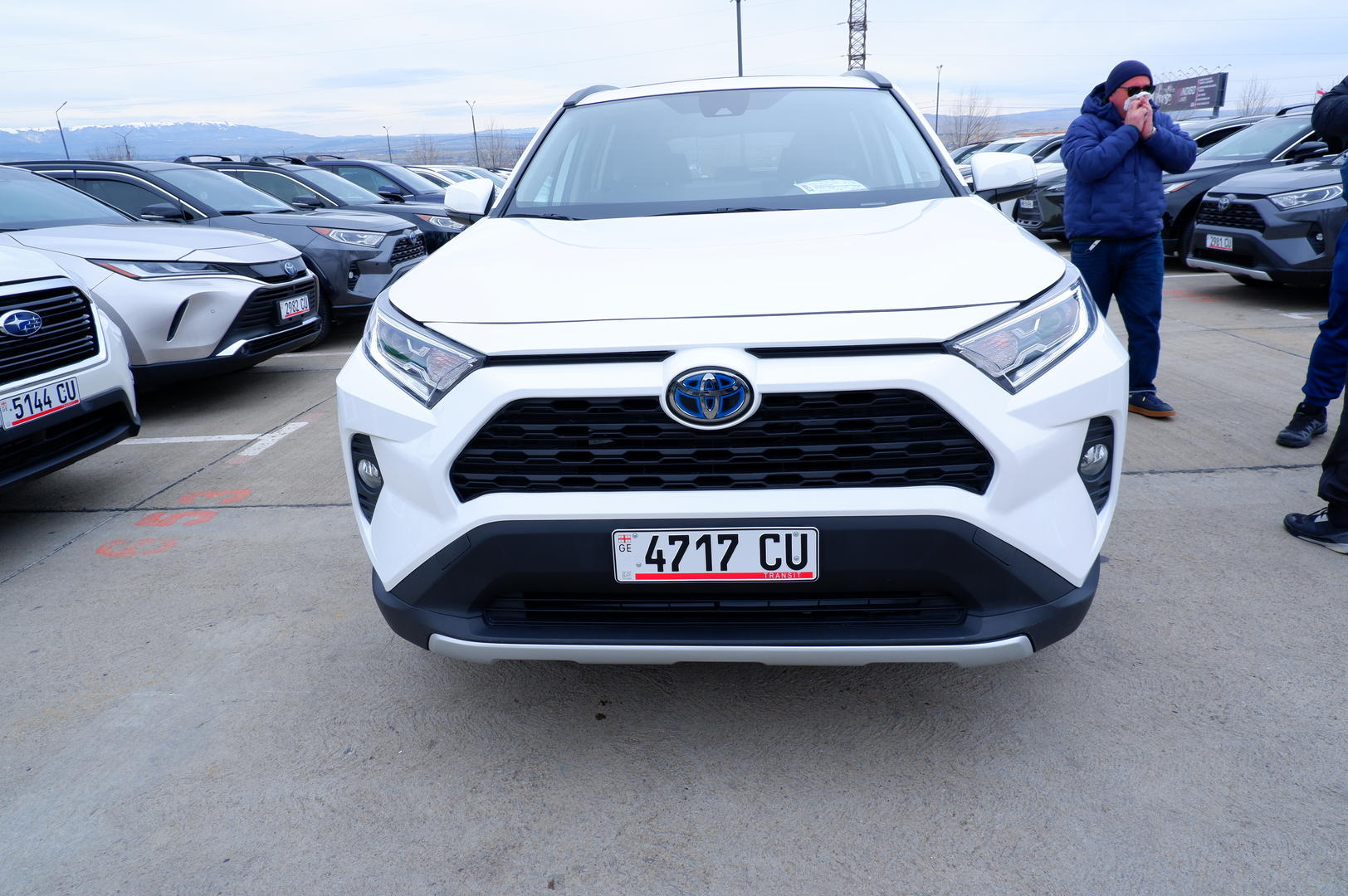 Toyota RAV4 2021 — photo 2