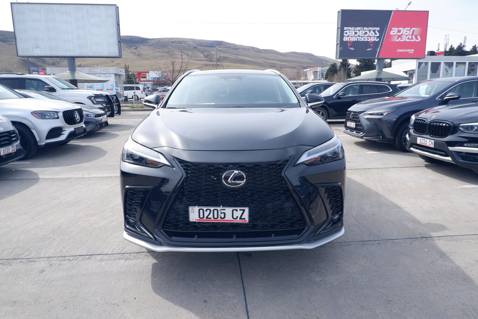 Lexus NX 350 2022 — photo 2