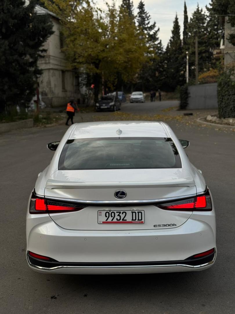 Lexus ES 300 2022 — photo 2