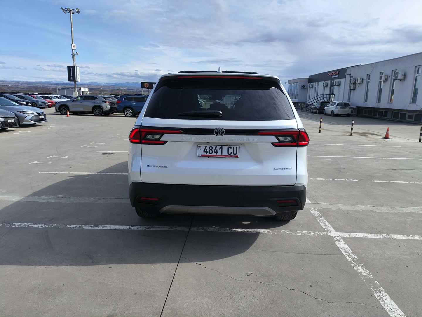 Toyota grand highlander 2025 — photo 2