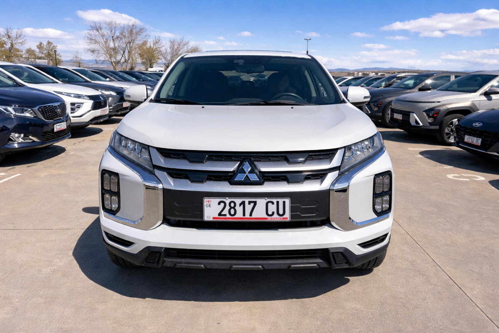 Mitsubishi Outlander Sport 2023 — photo 2