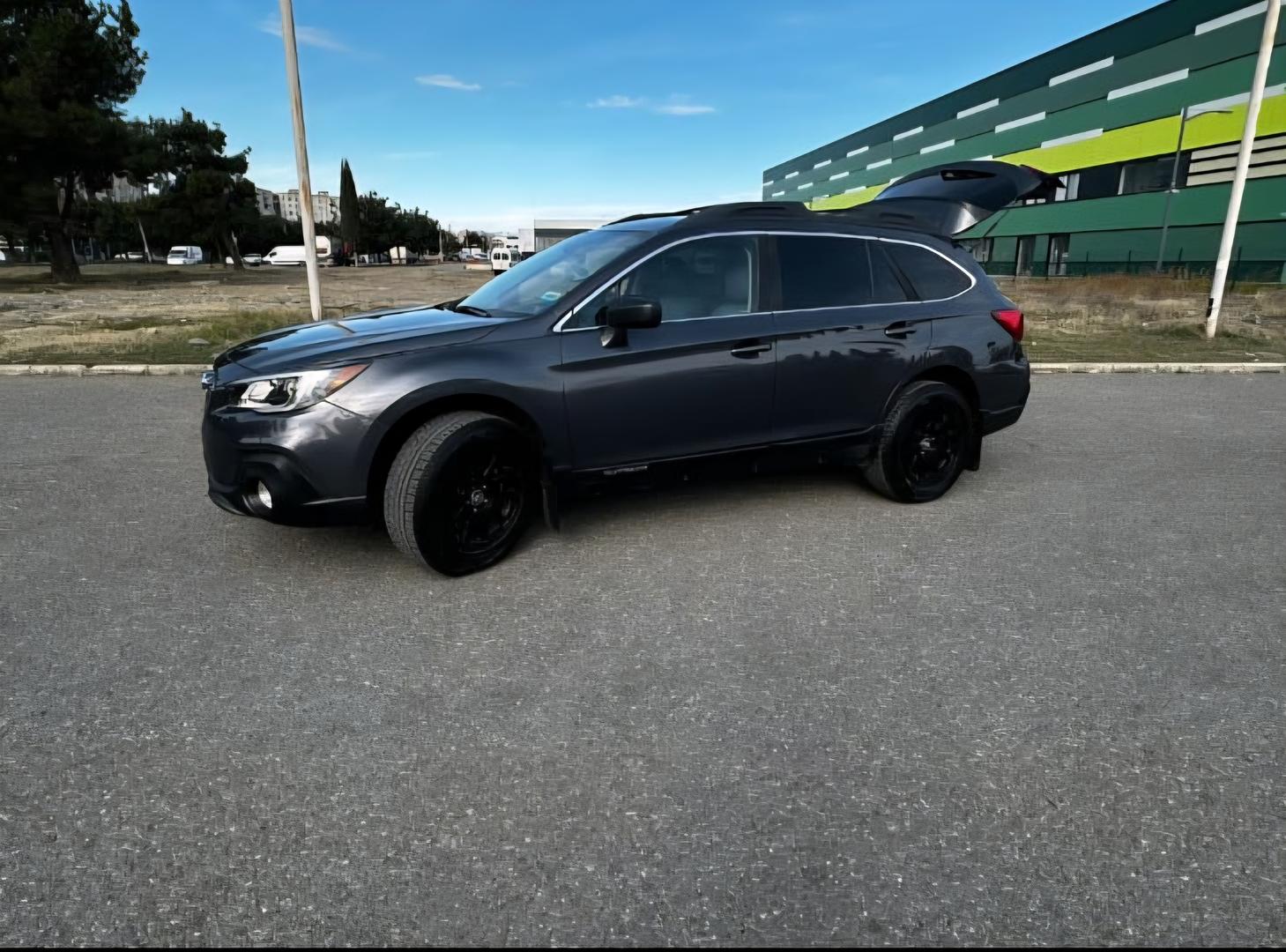Subaru Outback 2017 — photo 2