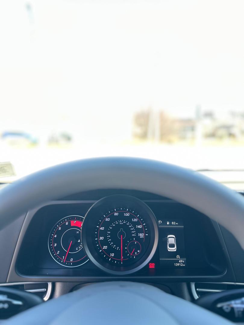 Hyundai Elantra 2023 — photo 2