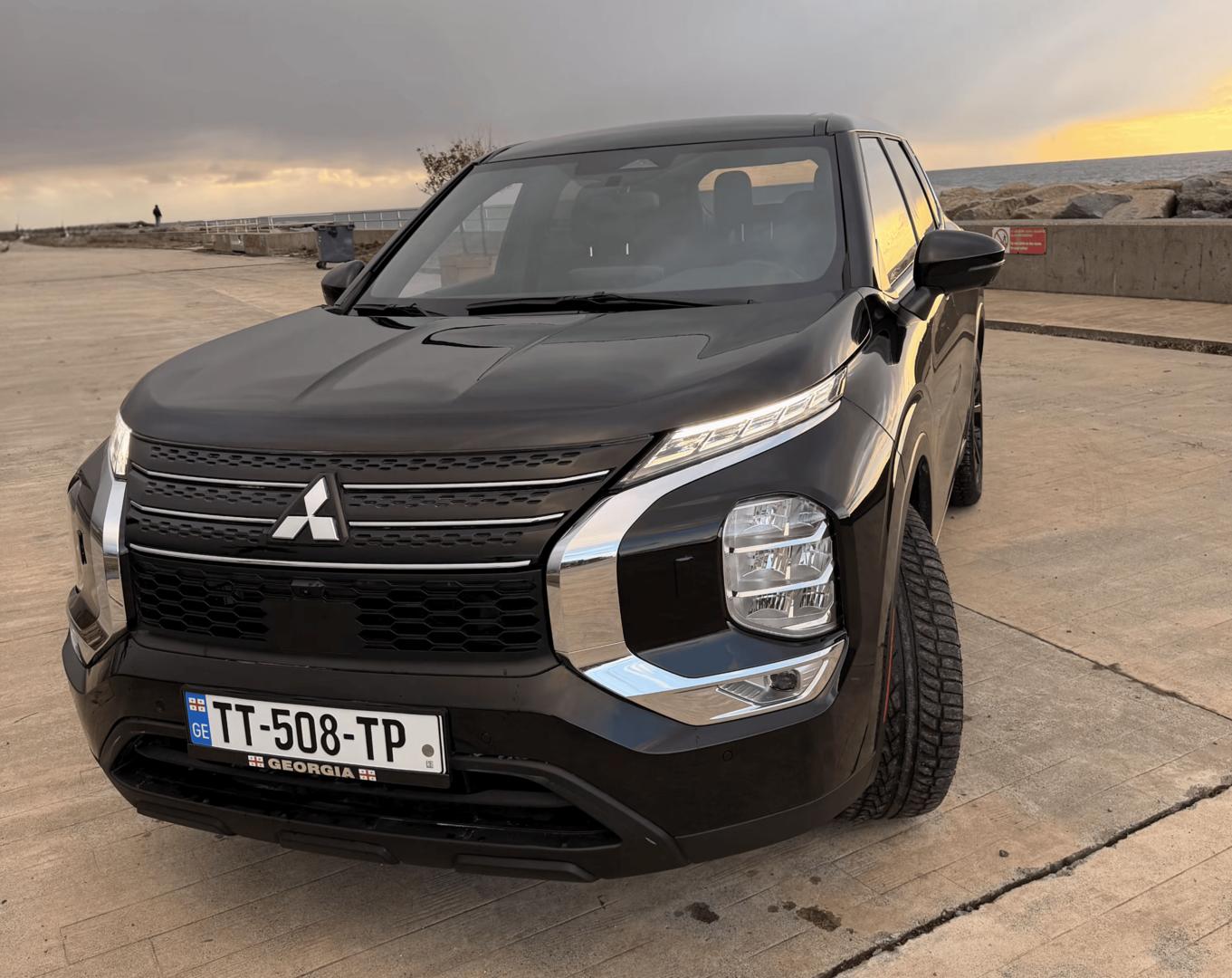 Mitsubishi Outlander 2024 — photo 2