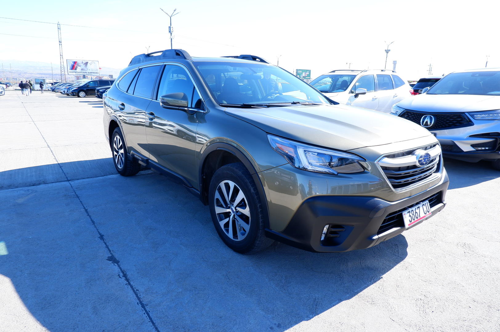 Subaru Outback 2019 — photo 2