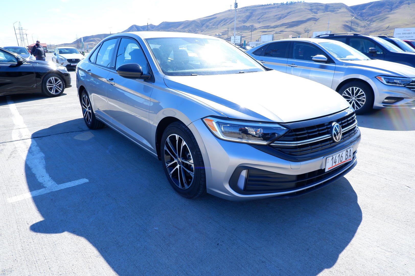 Volkswagen Jetta 2023 — photo 2