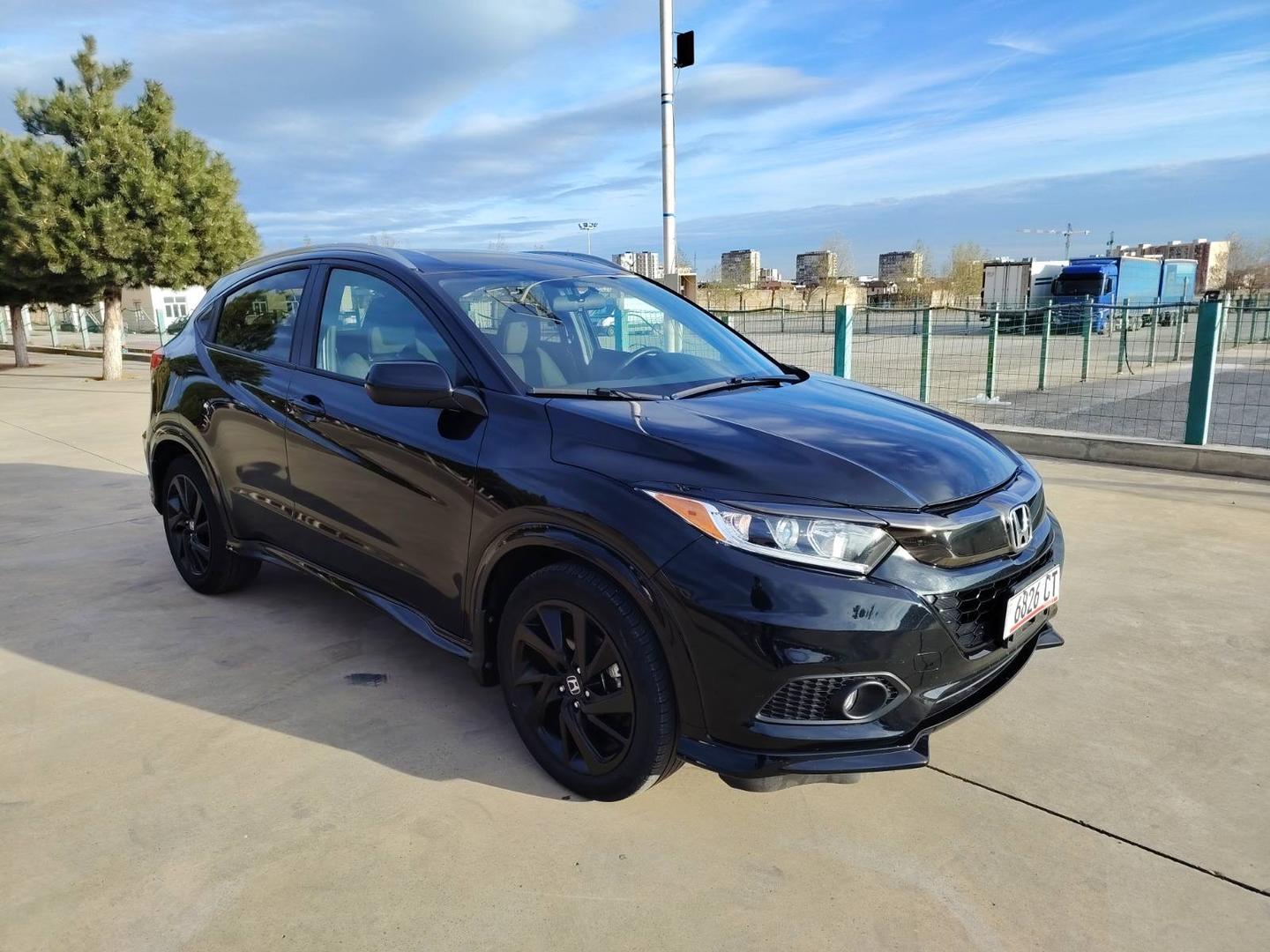 Honda HR-V 2022 — photo 2