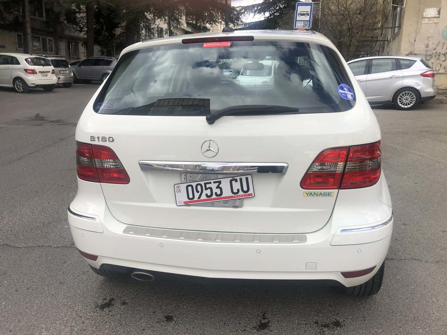 Mercedes-Benz B 180 2011 — photo 2
