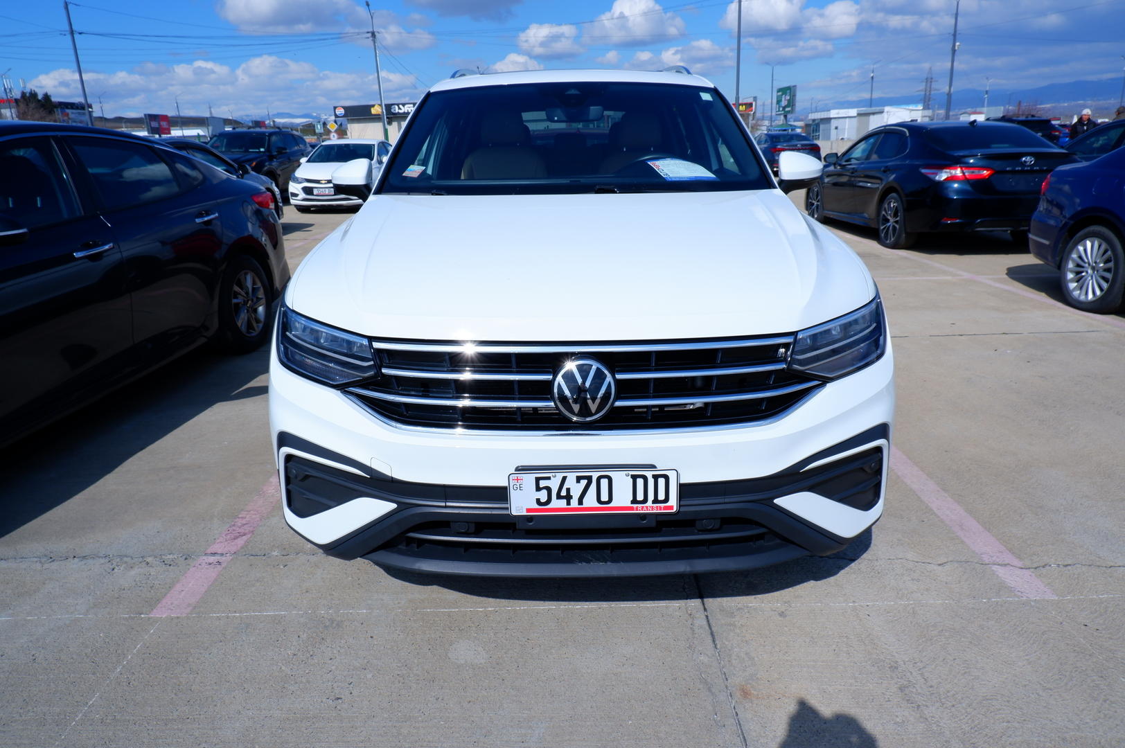 Volkswagen Tiguan 2022 — photo 2