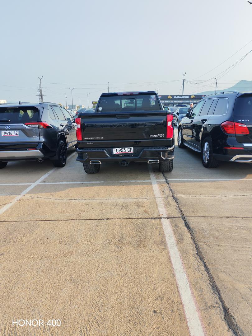 Chevrolet Silverado 2021 — photo 2