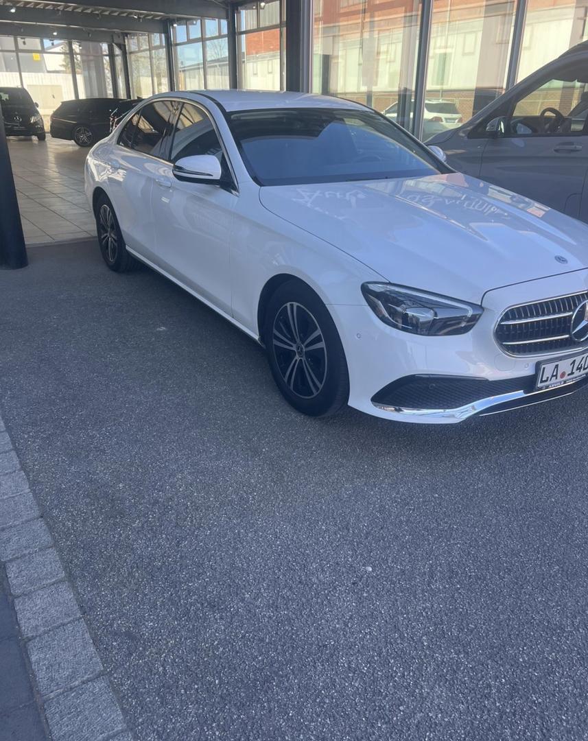 Mercedes-Benz E 200 2023 — photo 2