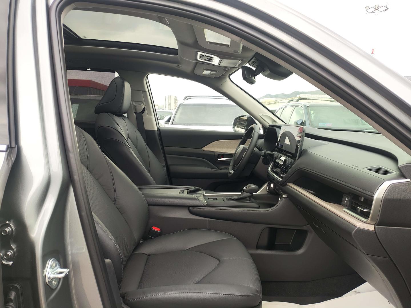 Toyota grand highlander 2025 — photo 2