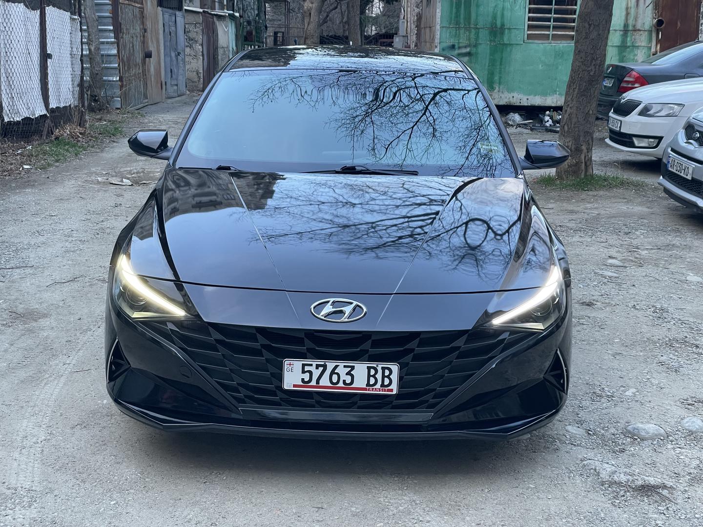Hyundai Elantra 2021 — photo 2