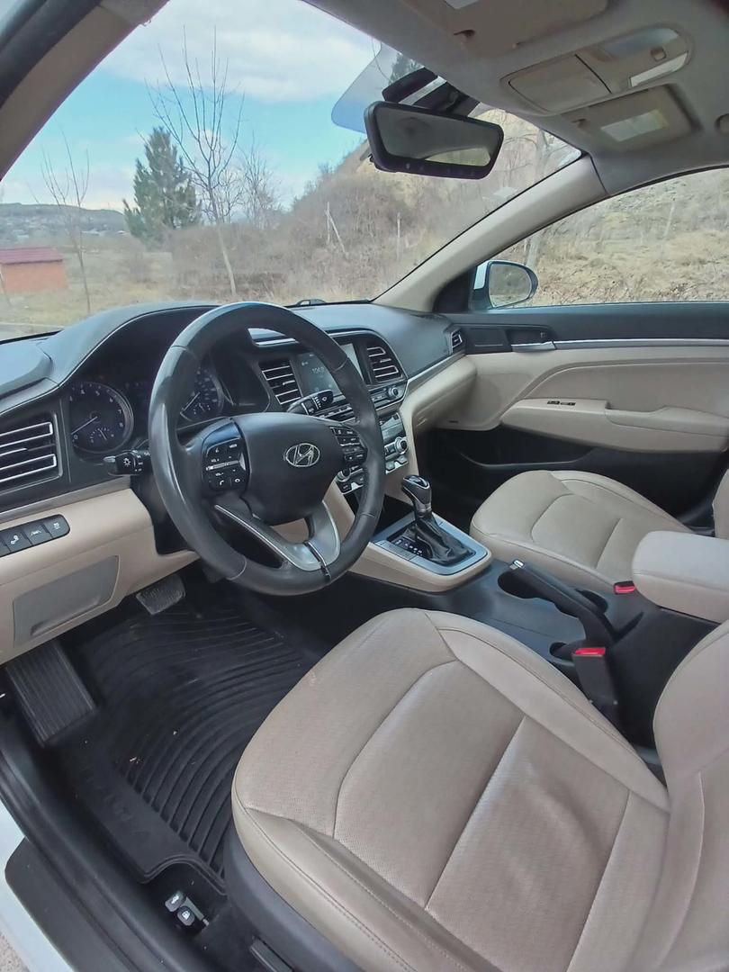 Hyundai Elantra 2020 — photo 2