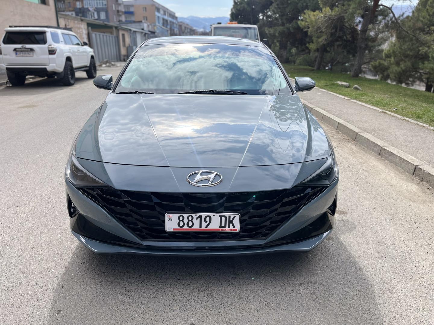 Hyundai Elantra 2022 — photo 2