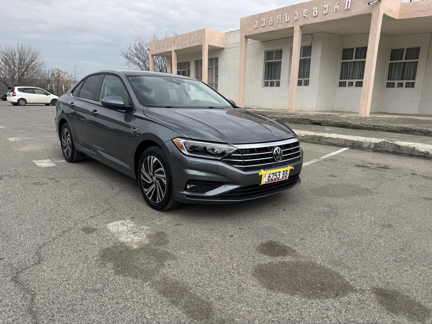 Volkswagen Jetta 2021 — photo 2