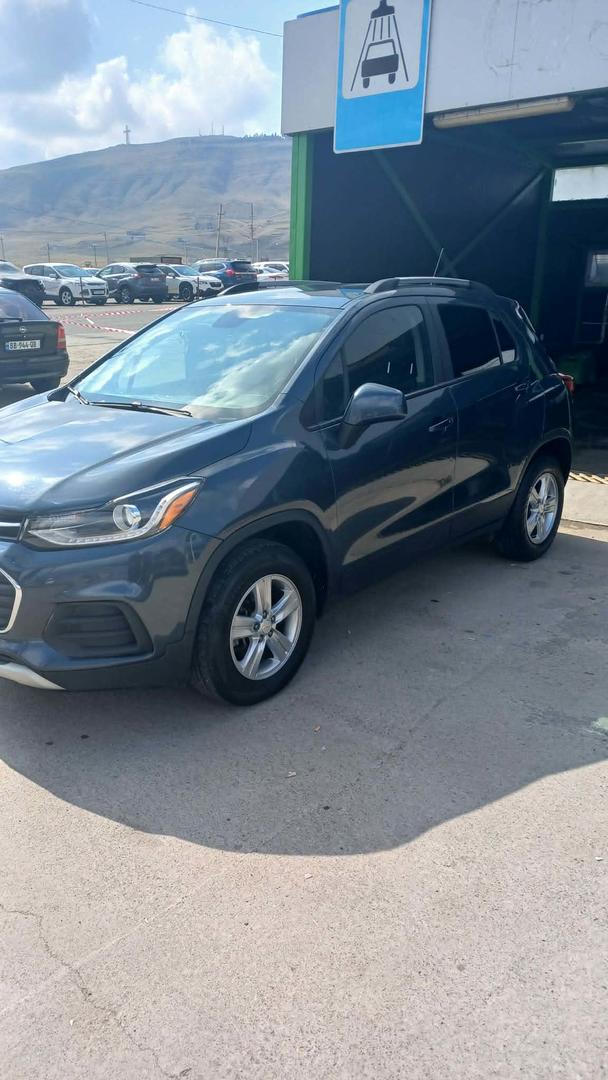 Chevrolet Trax 2022 — photo 2