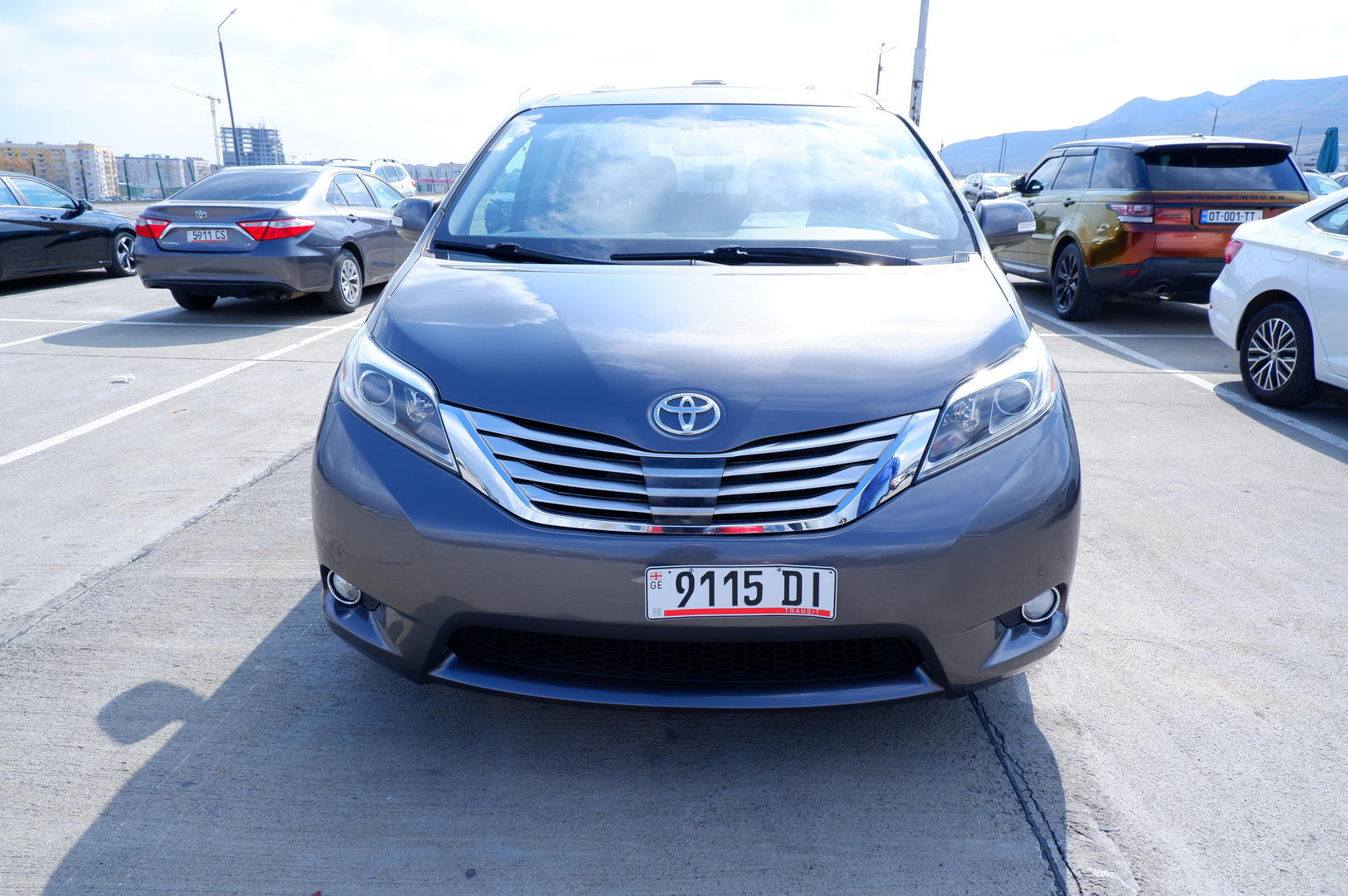 Toyota Sienna 2015 — photo 2