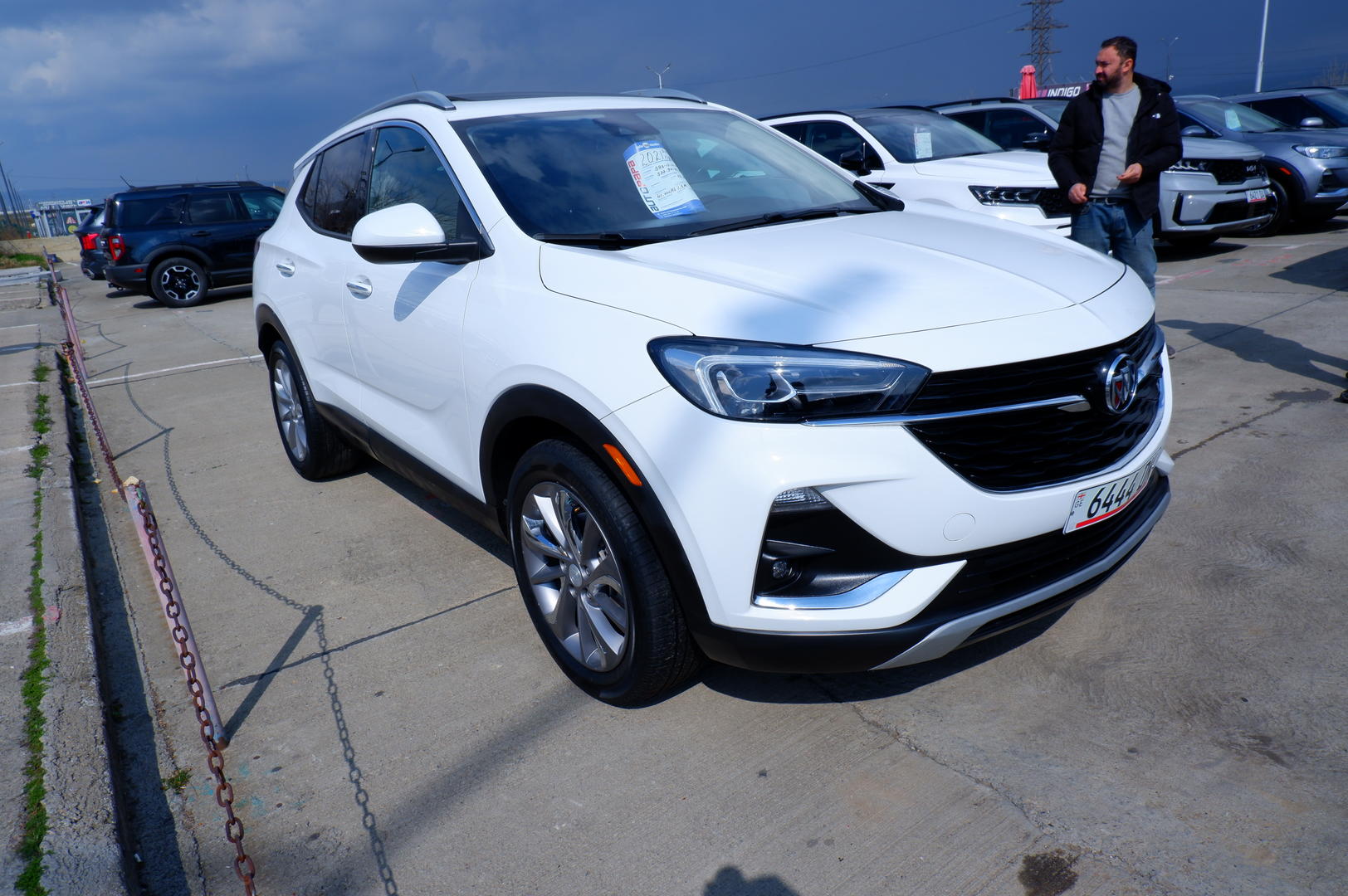 Buick Encore 2021 — photo 2