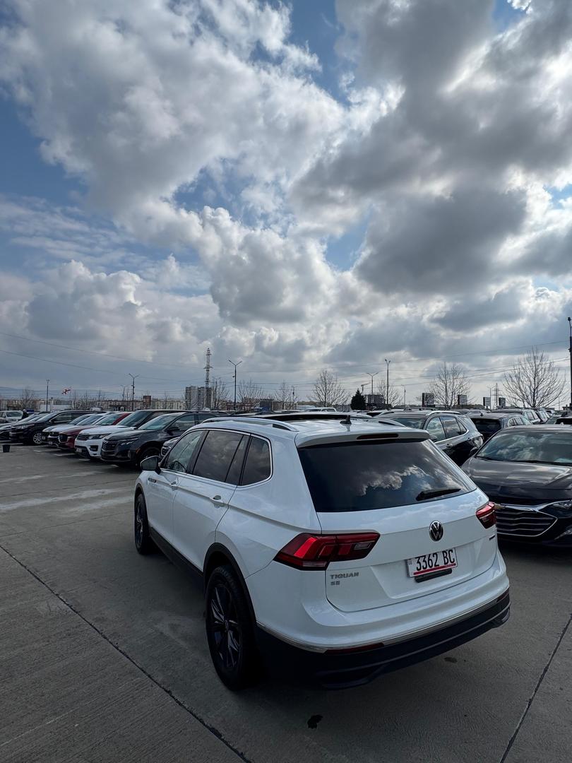 Volkswagen Tiguan 2022 — photo 2