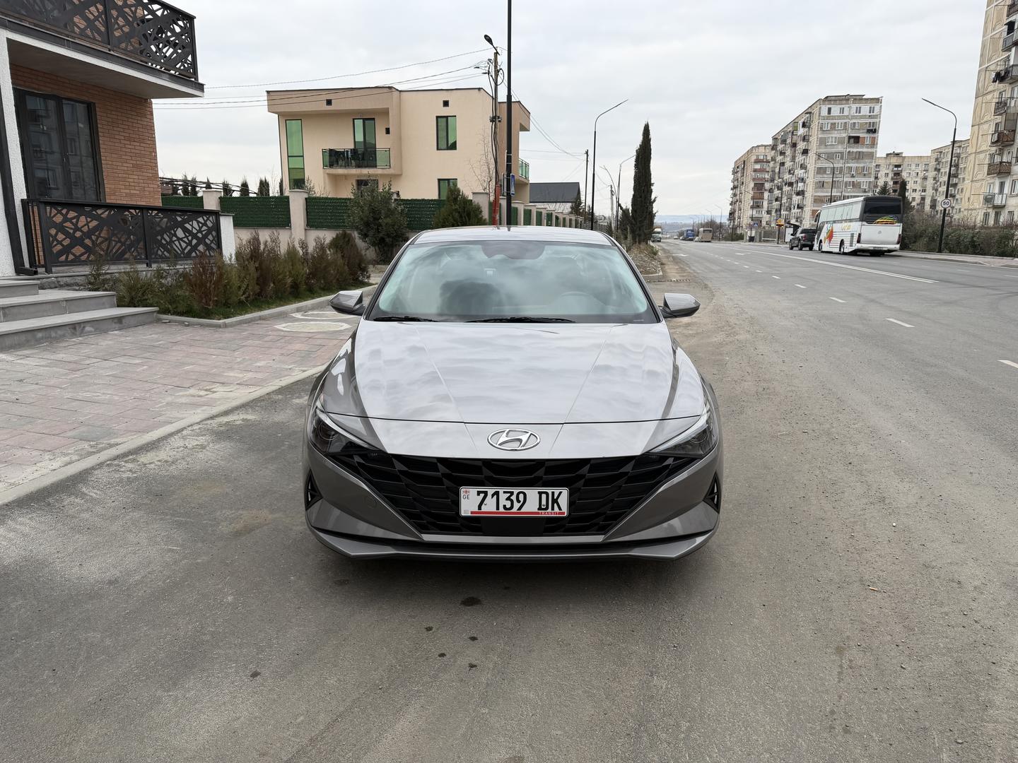 Hyundai Elantra 2022 — photo 2